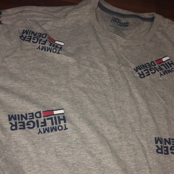 COPY - Tommy Hilfiger Denim T-Shirt - Picture 3 of 4